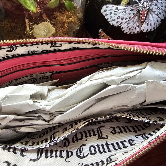 Juicy Couture Hot Pink Embossed Shoulder Bag - Picture 4 of 7